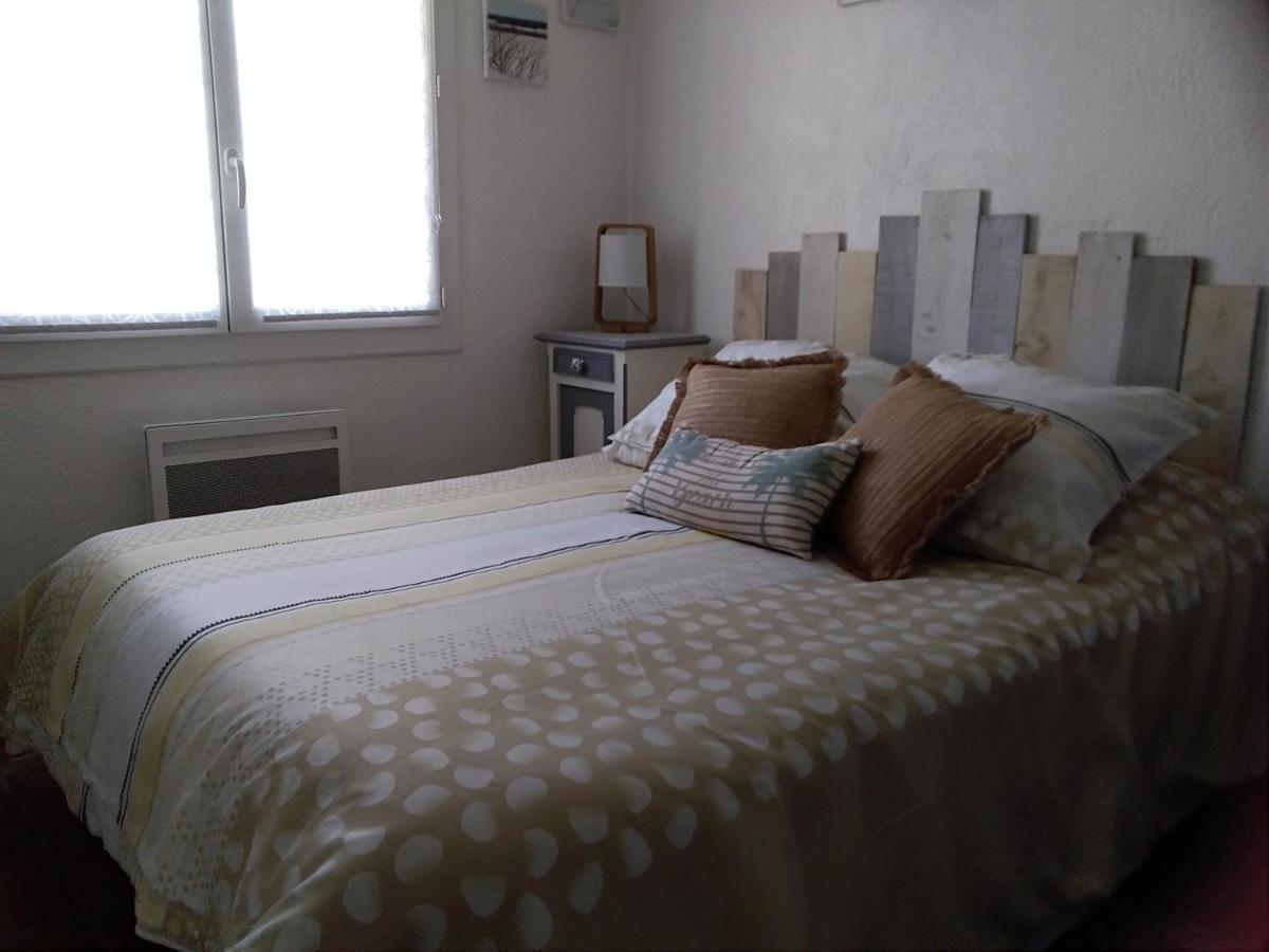 Le Petit Patio Bed & Breakfast Aigues-Mortes Exterior photo