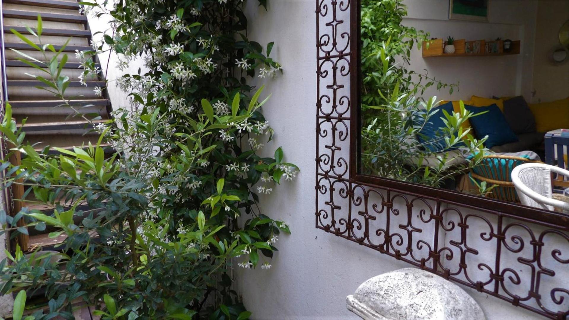 Le Petit Patio Bed & Breakfast Aigues-Mortes Exterior photo